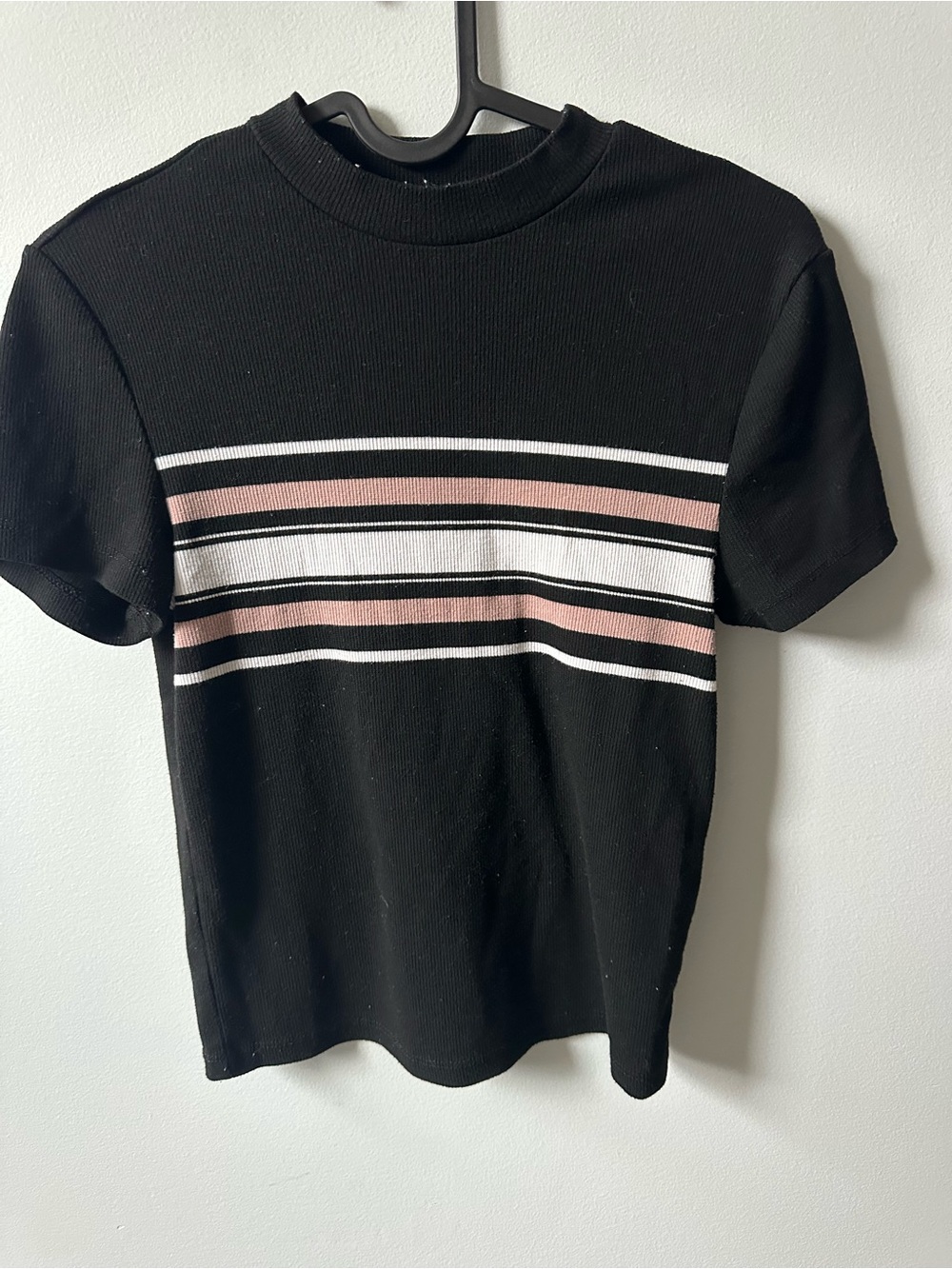Ardene Women's Striped Color Block Tee Black & Pink